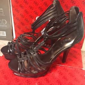 Guess black platform leather heel sandal size 8